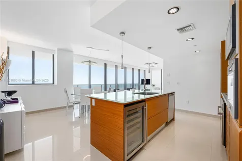 5875 Collins Avenue Miami Beach FL 33140