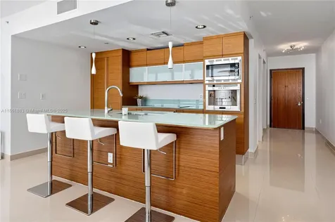 5875 Collins Avenue Miami Beach FL 33140