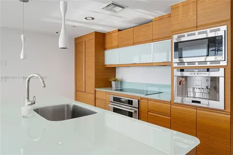 5875 Collins Avenue Miami Beach FL 33140