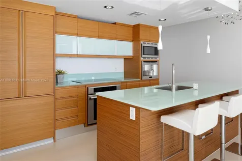 5875 Collins Avenue Miami Beach FL 33140
