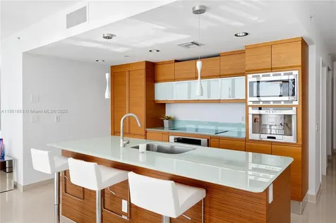 5875 Collins Avenue Miami Beach FL 33140