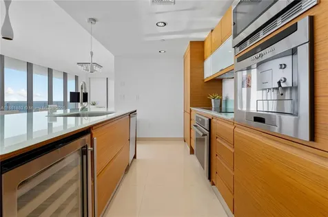 5875 Collins Avenue Miami Beach FL 33140