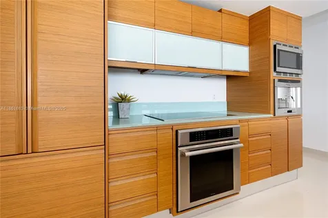 5875 Collins Avenue Miami Beach FL 33140
