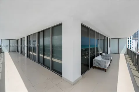 5875 Collins Avenue Miami Beach FL 33140