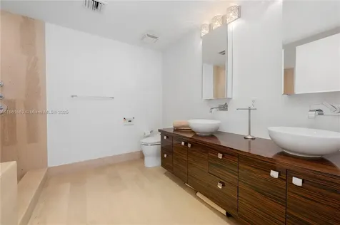 5875 Collins Avenue Miami Beach FL 33140