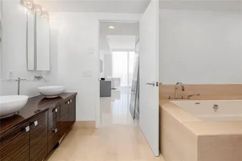 5875 Collins Avenue Miami Beach FL 33140