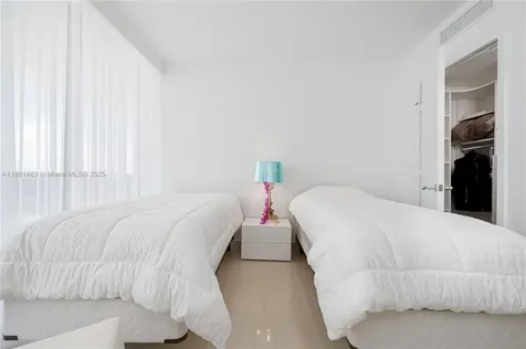 5875 Collins Avenue Miami Beach FL 33140