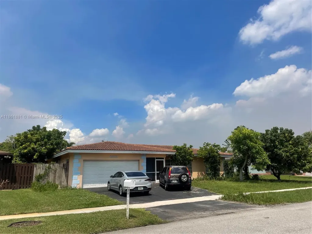 8203 NW 73rd Terrace Tamarac FL 33321