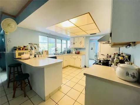 8203 NW 73rd Terrace Tamarac FL 33321