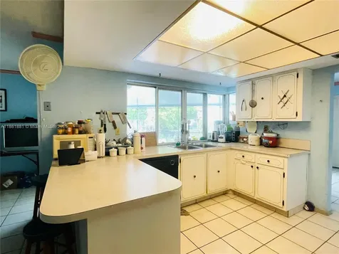 8203 NW 73rd Terrace Tamarac FL 33321