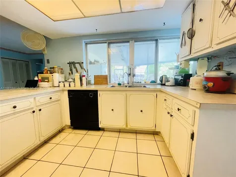8203 NW 73rd Terrace Tamarac FL 33321