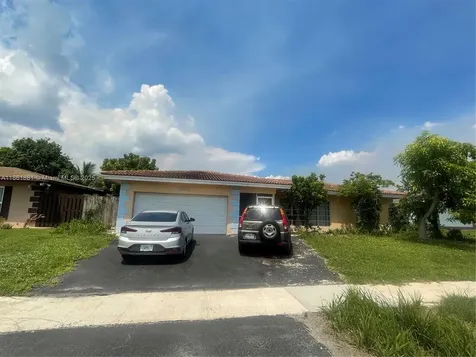8203 NW 73rd Terrace Tamarac FL 33321