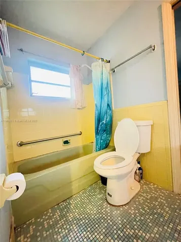 8203 NW 73rd Terrace Tamarac FL 33321