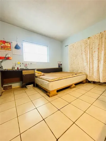 8203 NW 73rd Terrace Tamarac FL 33321