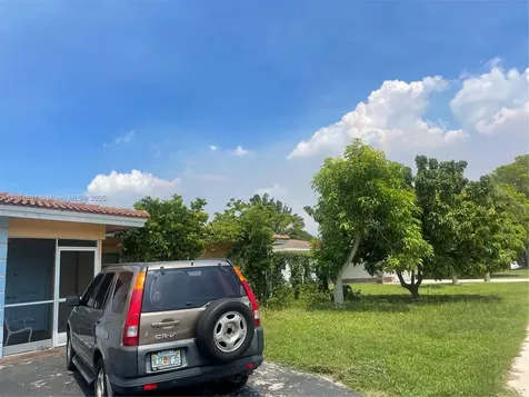 8203 NW 73rd Terrace Tamarac FL 33321