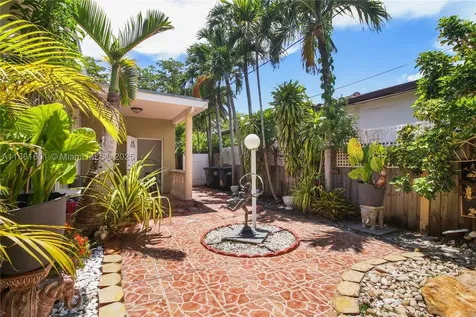 6101 SW 13th Terrace West Miami FL 33144