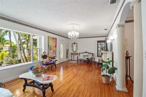 6101 SW 13th Terrace West Miami FL 33144