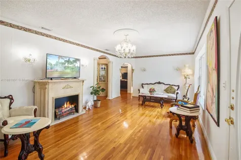 6101 SW 13th Terrace West Miami FL 33144