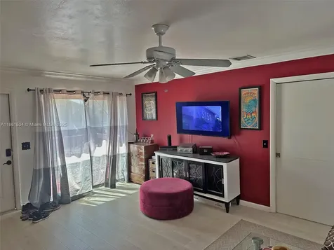 22 Crossings Circle Boynton Beach FL 33435