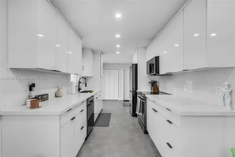 1120 SW 128th Drive Davie FL 33325