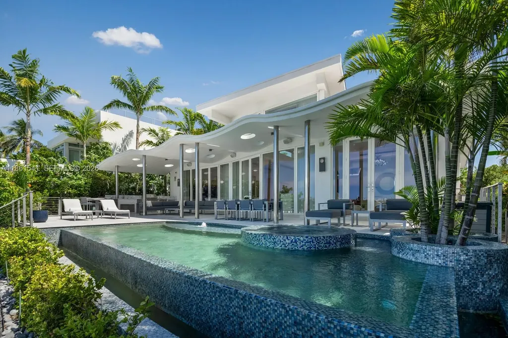 1825 Cleveland Road Miami Beach FL 33141