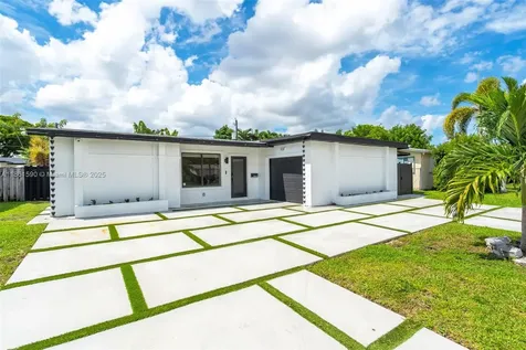 8640 NW 26th Place Sunrise FL 33322
