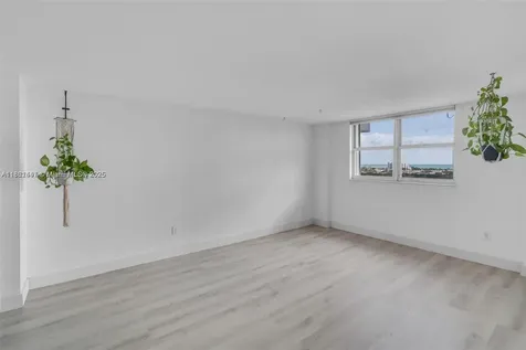6900 Bay Drive Miami Beach FL 33141