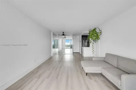 6900 Bay Drive Miami Beach FL 33141