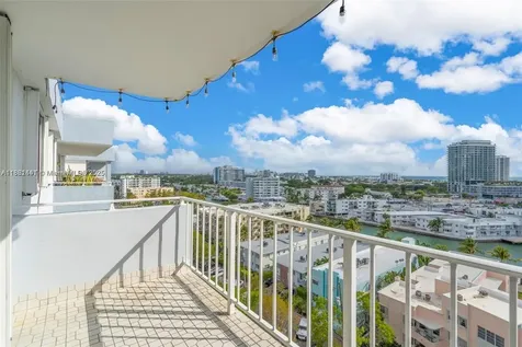 6900 Bay Drive Miami Beach FL 33141