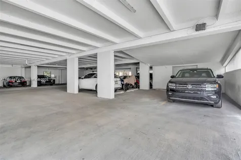 6900 Bay Drive Miami Beach FL 33141