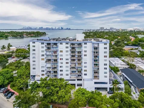 6900 Bay Drive Miami Beach FL 33141