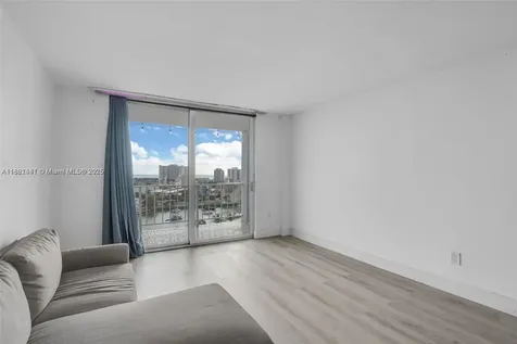 6900 Bay Drive Miami Beach FL 33141