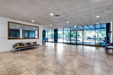 6900 Bay Drive Miami Beach FL 33141