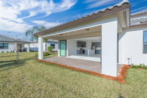 427 SE Vallarta Drive Port St. Lucie FL 34984