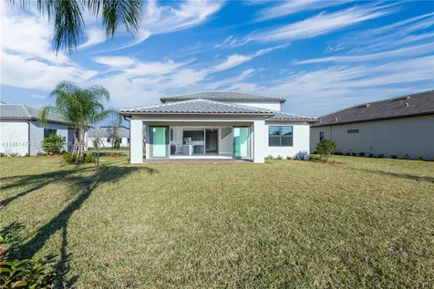 427 SE Vallarta Drive Port St. Lucie FL 34984