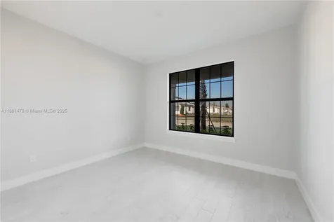 427 SE Vallarta Drive Port St. Lucie FL 34984