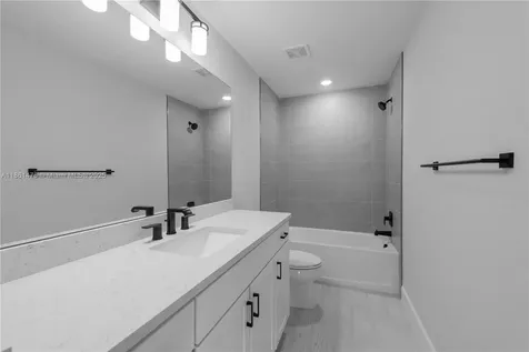 427 SE Vallarta Drive Port St. Lucie FL 34984