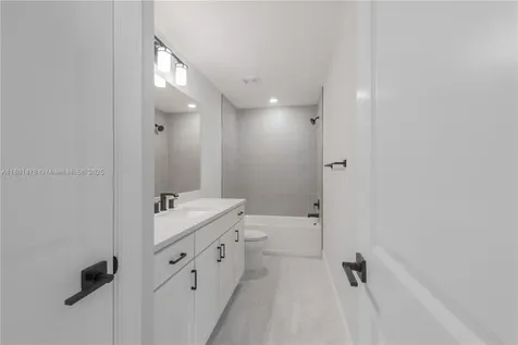 427 SE Vallarta Drive Port St. Lucie FL 34984