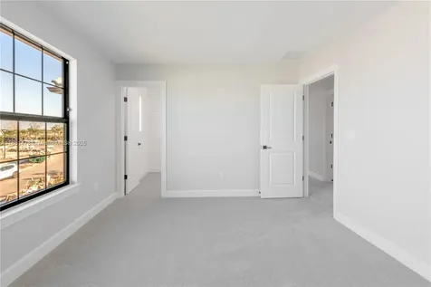 427 SE Vallarta Drive Port St. Lucie FL 34984