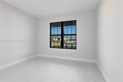 427 SE Vallarta Drive Port St. Lucie FL 34984
