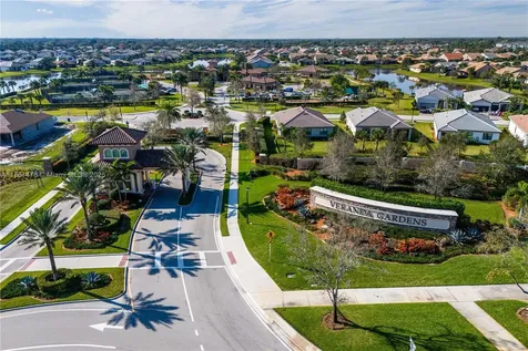 427 SE Vallarta Drive Port St. Lucie FL 34984