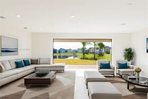 427 SE Vallarta Drive Port St. Lucie FL 34984