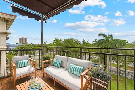 9340 Fontainebleau Boulevard Miami FL 33172