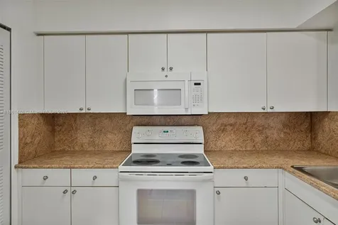 9340 Fontainebleau Boulevard Miami FL 33172