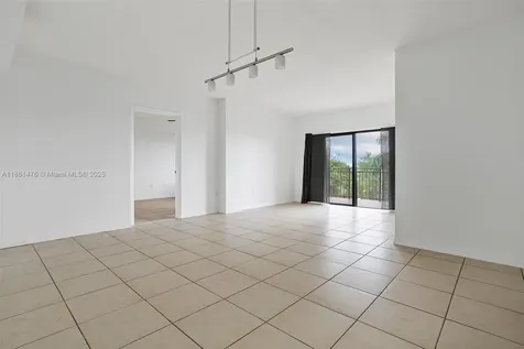 9340 Fontainebleau Boulevard Miami FL 33172