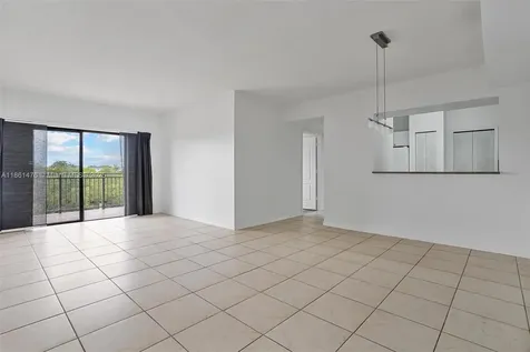 9340 Fontainebleau Boulevard Miami FL 33172