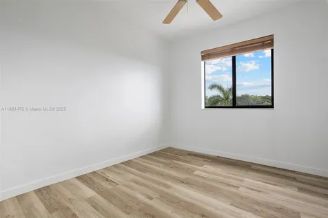 9340 Fontainebleau Boulevard Miami FL 33172