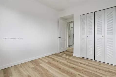 9340 Fontainebleau Boulevard Miami FL 33172