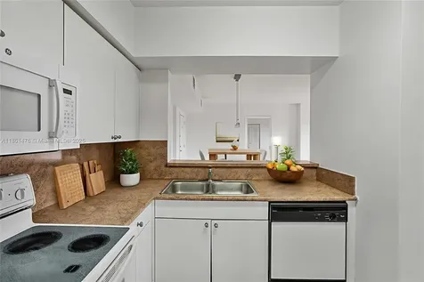 9340 Fontainebleau Boulevard Miami FL 33172