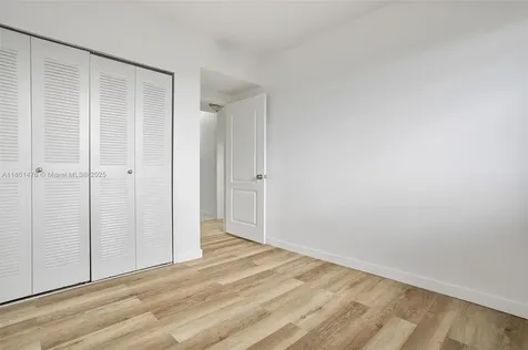 9340 Fontainebleau Boulevard Miami FL 33172